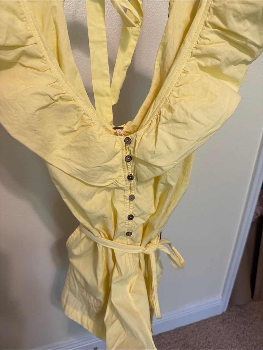 Free people 🌻Yellow Ruffle Sleeve Tie-Back Romper - Picture 9 of 14